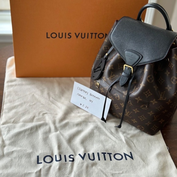 Louis Vuitton Montsouris PM - Picture 2 of 14